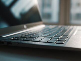 Un ordinateur hp 15 pouces est-il adapté pour le jeu ou le multimédia avancé ?